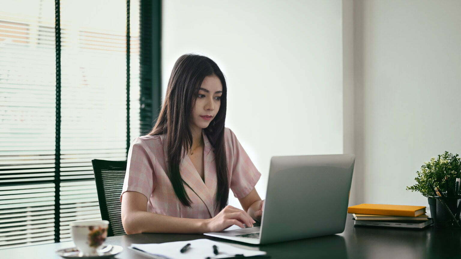 Ways to use an online background check to get to know someone new